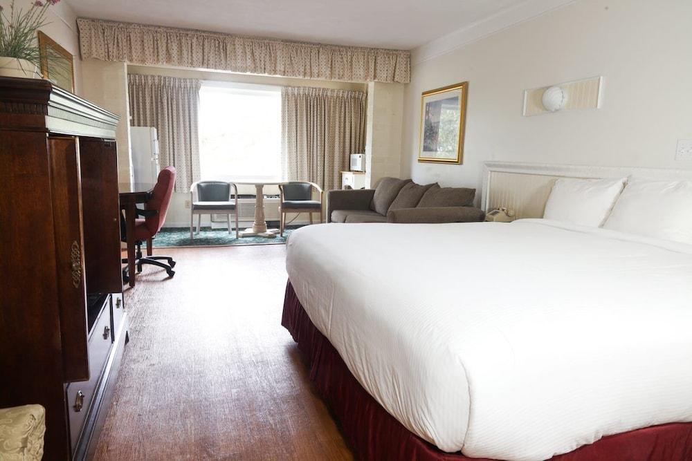 ShoreWay Acres Inn & Cape Cod Lodging photo 11