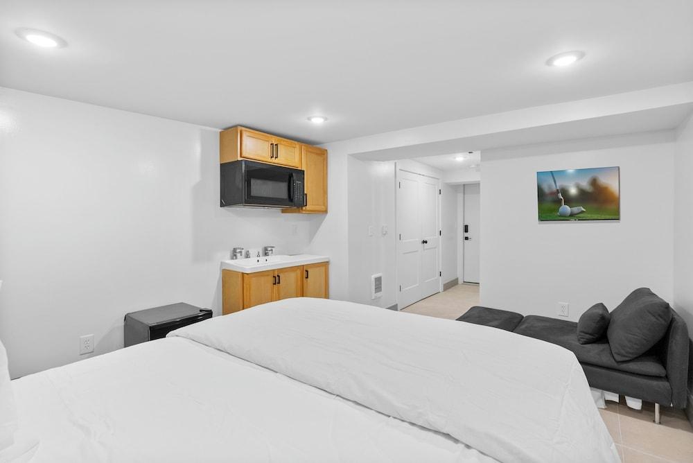 Extended Stay Comfy Suites LL photo 11