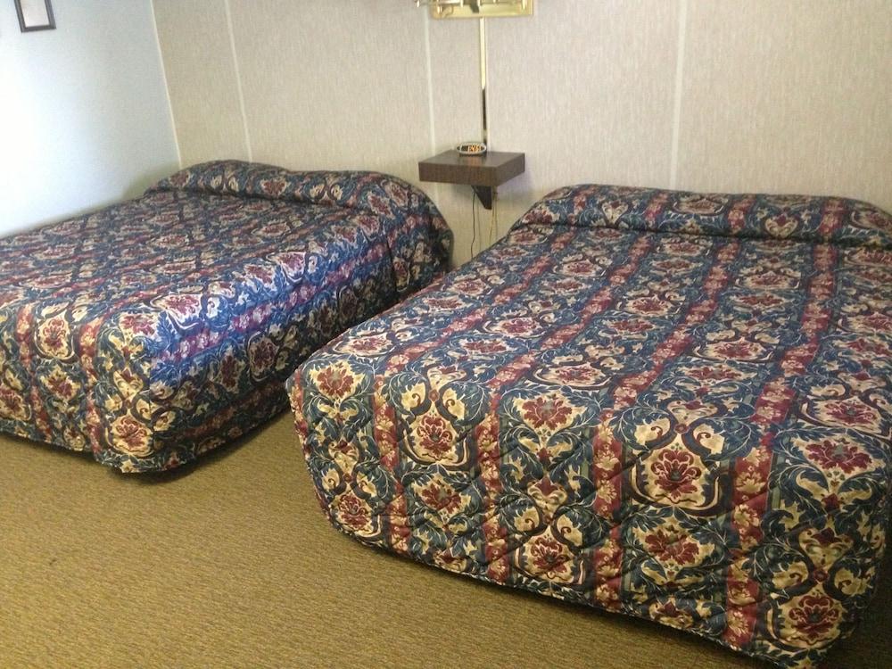 Jamestown Motel photo 17