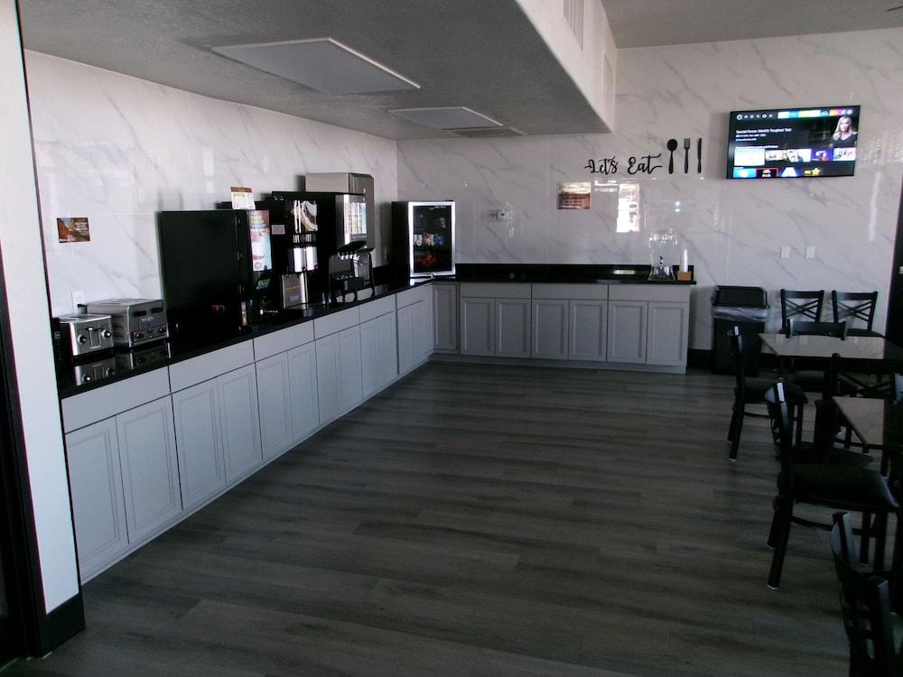 SureStay Hotel by Best Western Phoenix Airport photo 56