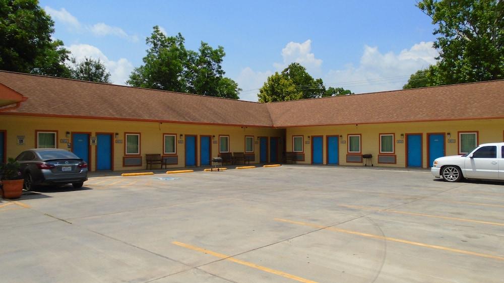 Town House Motel photo 12
