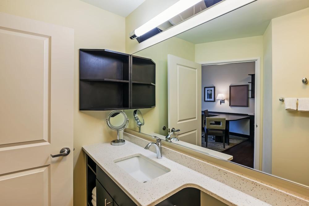Candlewood Suites Lenexa - Overland Park Area by IHG photo 33