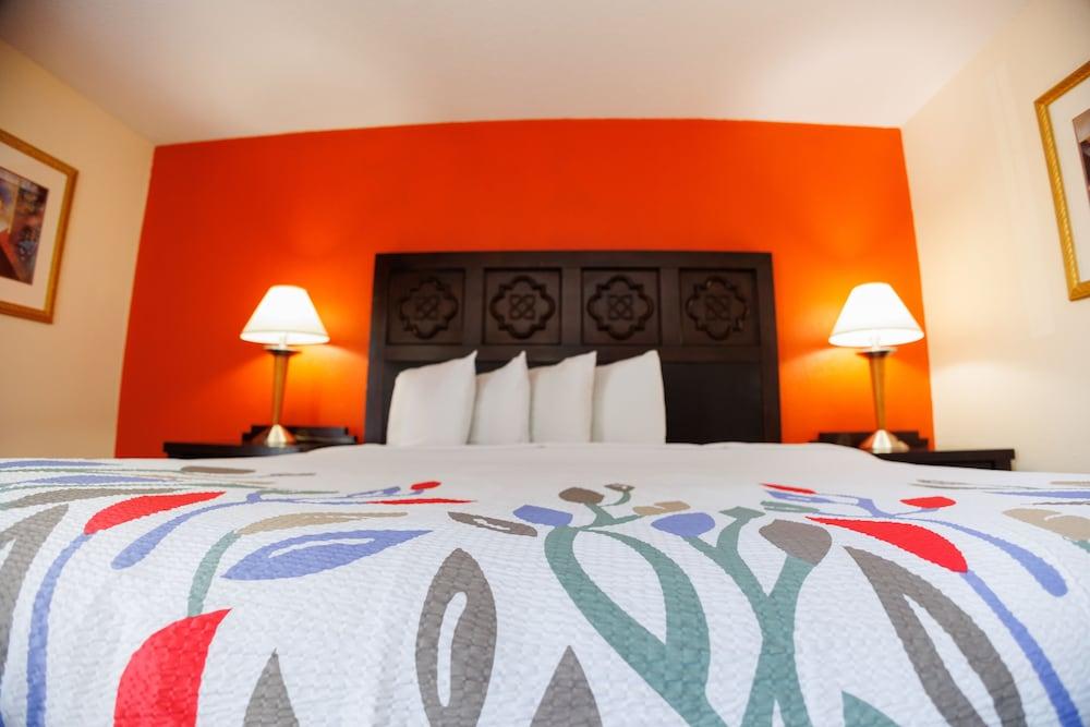Garnet Inn & Suites, Orlando photo 49