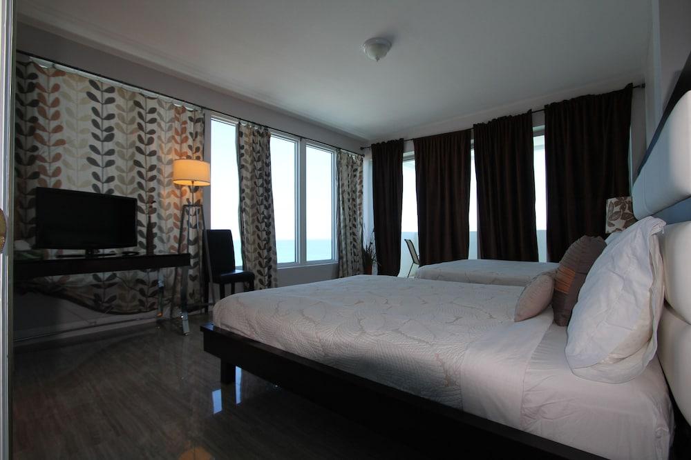 Soleil Apartments at Castle Beach Club photo 89