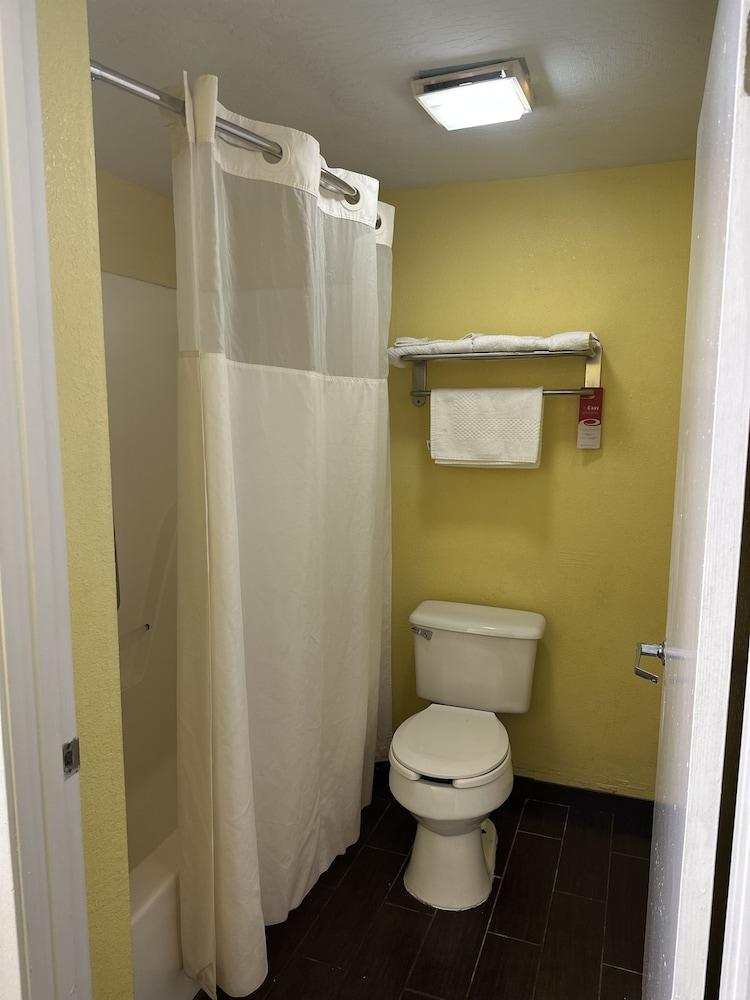 Econo Lodge Picayune photo 19