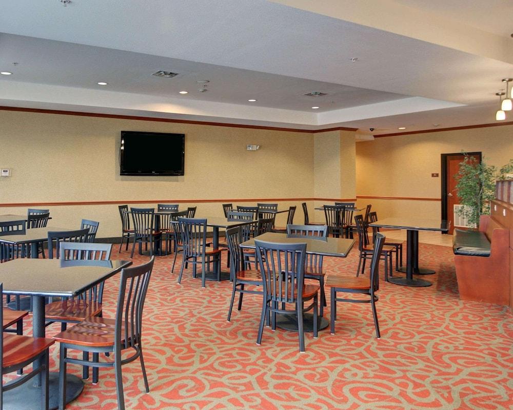 Quality Suites Near Cedar Creek Lake photo 18