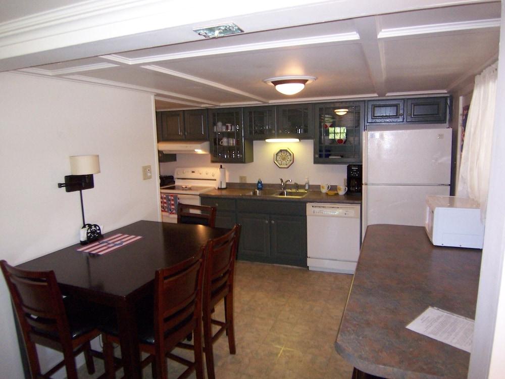 Wooden Boat Inn photo 33