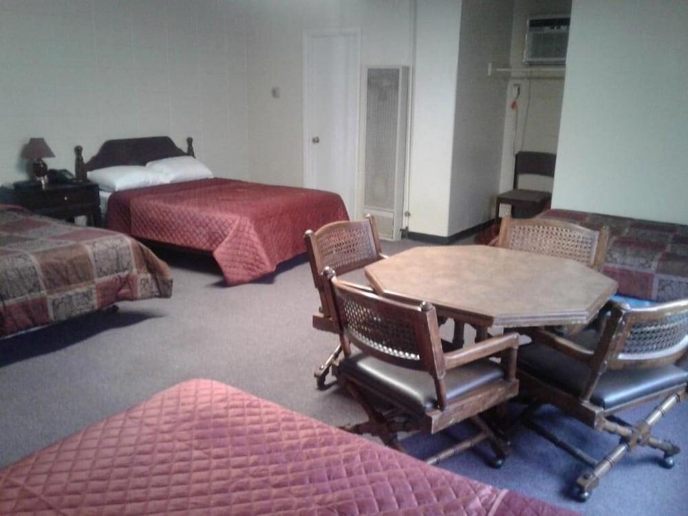 Dighton Inn photo 33