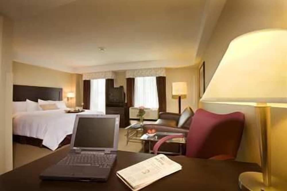 Hampton Inn & Suites Boston Crosstown Center photo 16