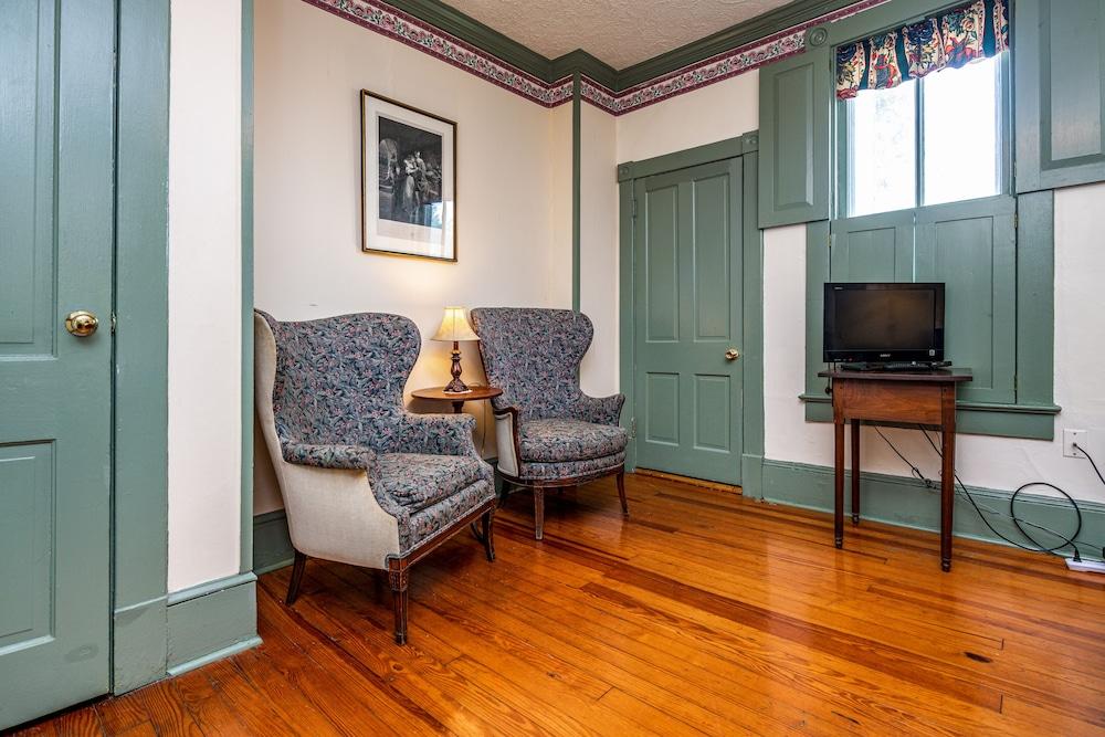 Wayside Inn photo 75