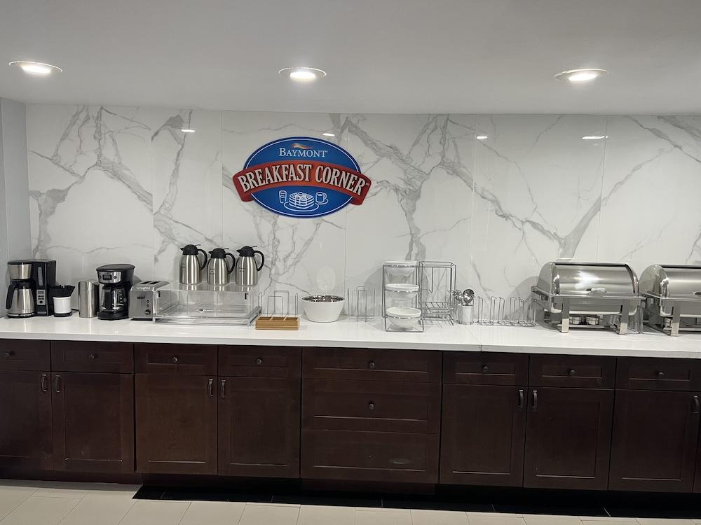 Baymont by Wyndham Odessa University Area photo 12