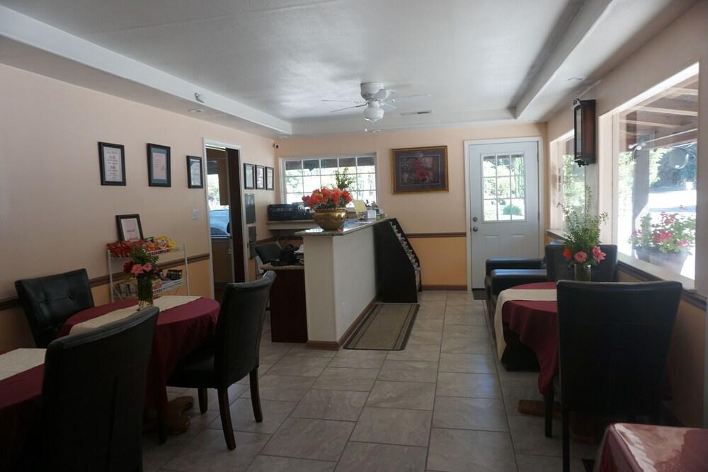 Blue Gum Motel photo 3
