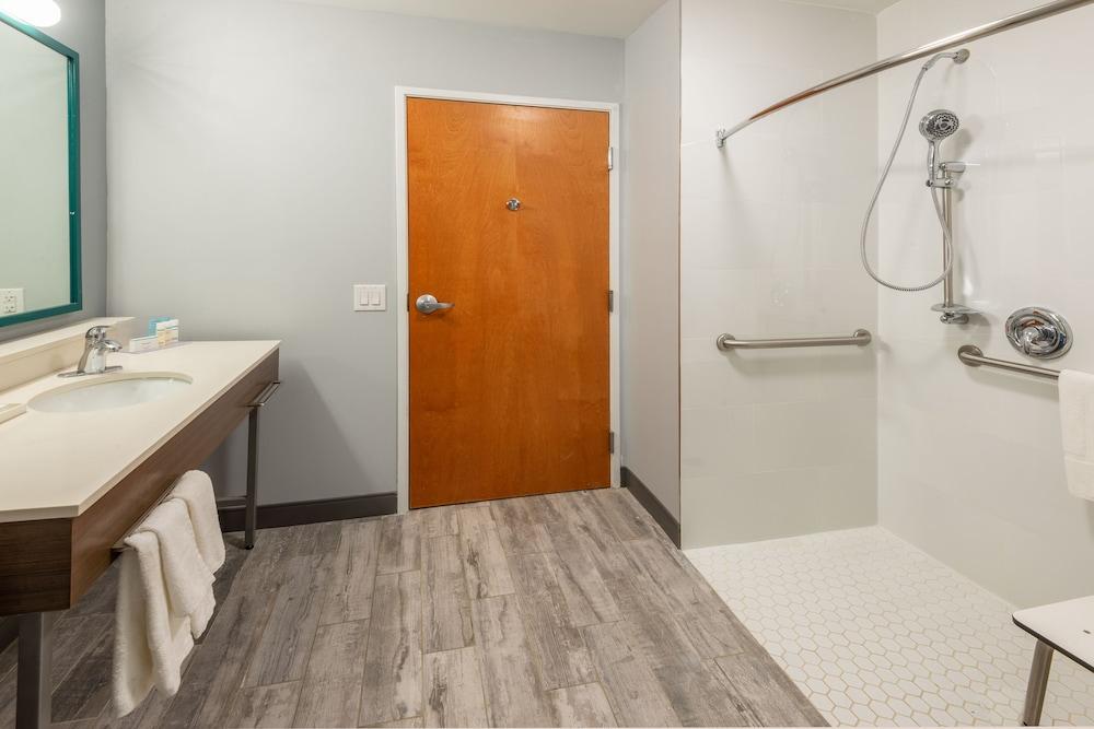 Hampton Inn Belle Vernon photo 48