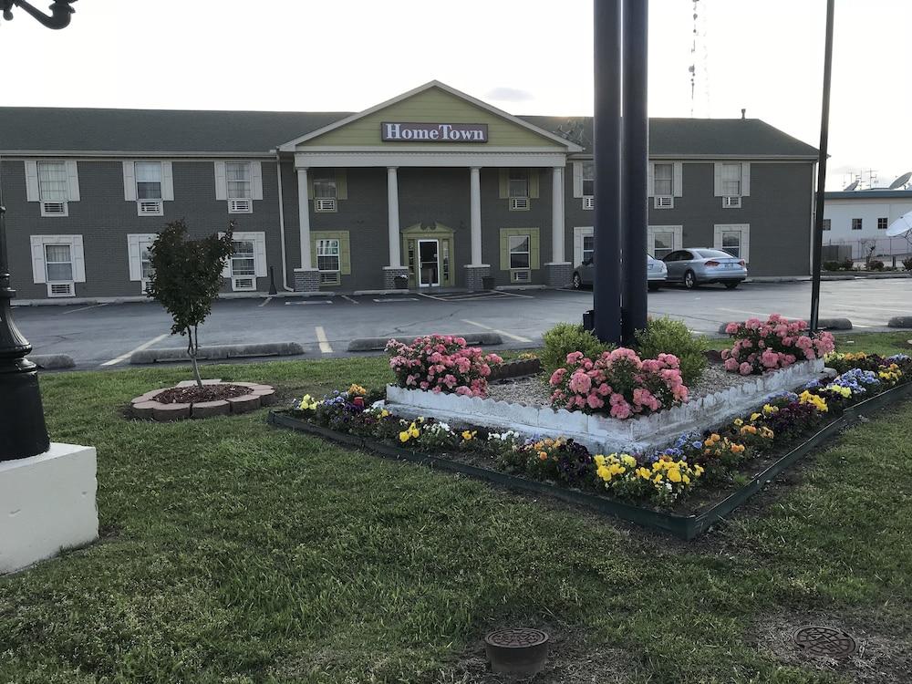 Hometown Inn & Suites photo 1