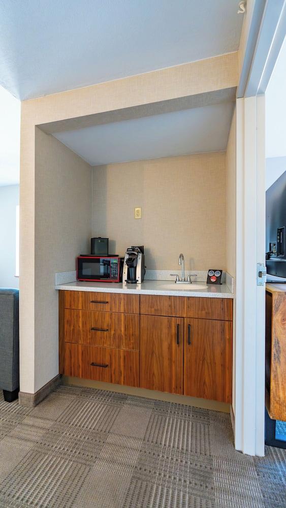 Cherry Valley Hotel photo 38