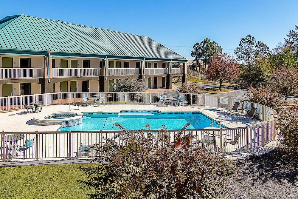 Econo Lodge photo 24