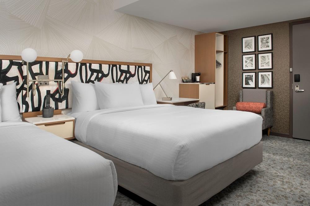 SpringHill Suites by Marriott New York Queens photo 12