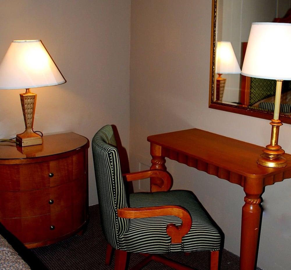Aviation Inn photo 9