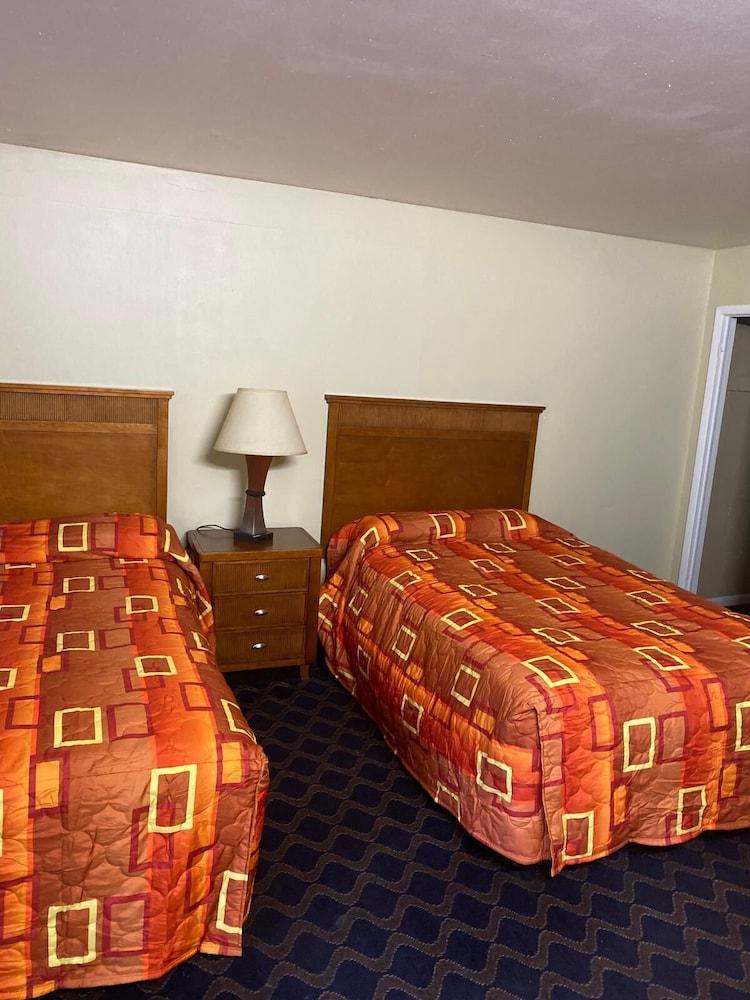 Ivory Tower Motor Inn photo 5