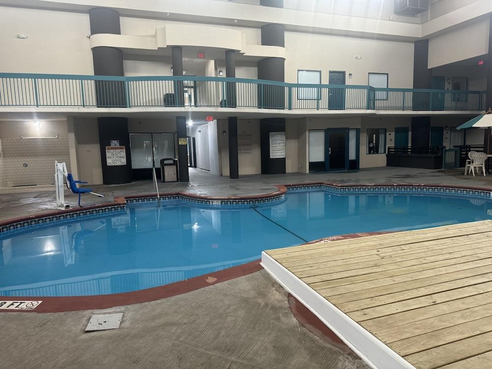 Motel 6 Savannah, GA- Gateway & I-95 photo 20