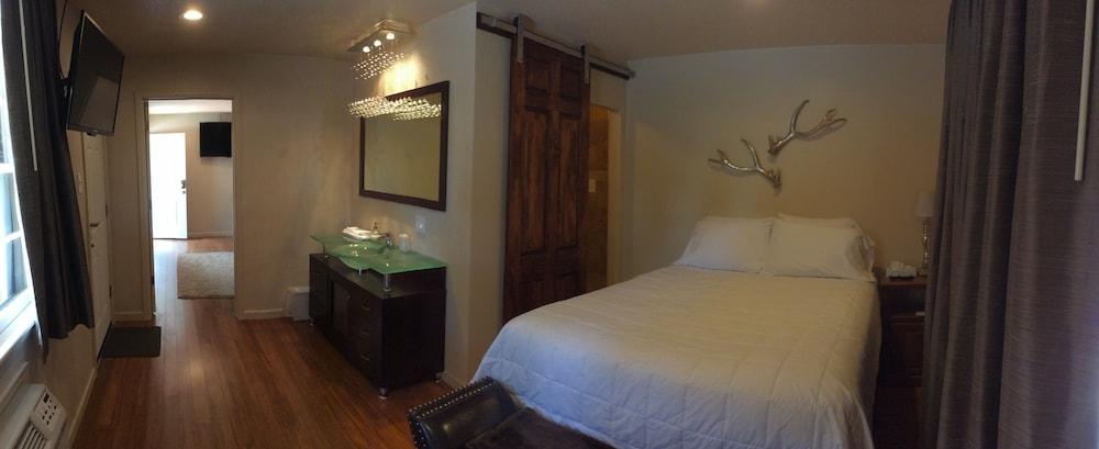The Crest Motel in Colorful Colorado photo 35