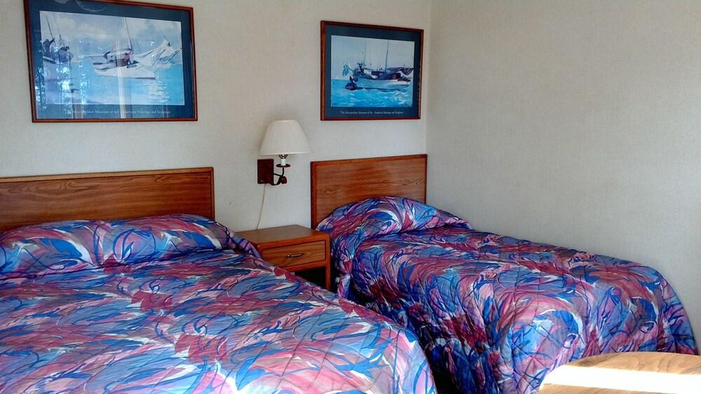Spruceglen Inn photo 3