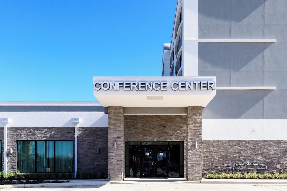 Courtyard by Marriott Lake Jackson photo 54