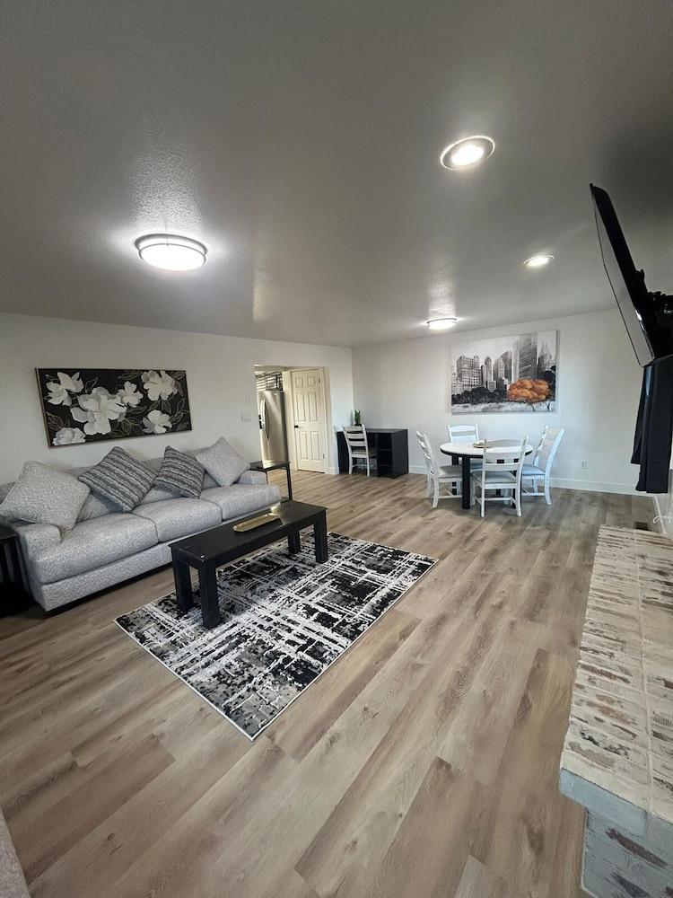 CB&M Downtown Suites photo 7