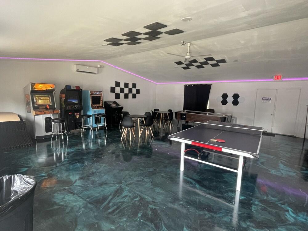 Lake Bluff Inn and Suites photo 39
