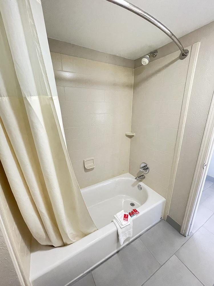 Econo Lodge Inn & Suites Enid South photo 30
