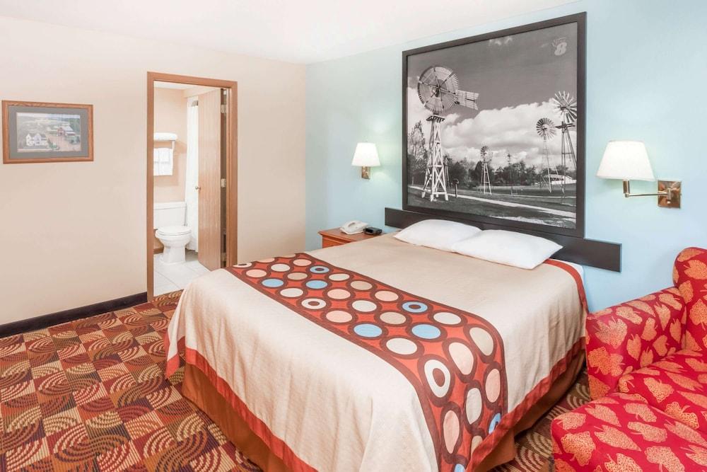 Super 8 by Wyndham Shipshewana photo 7