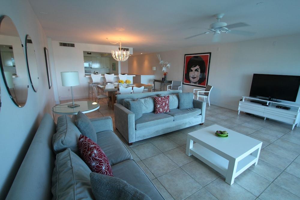 Soleil Apartments at Castle Beach Club photo 66