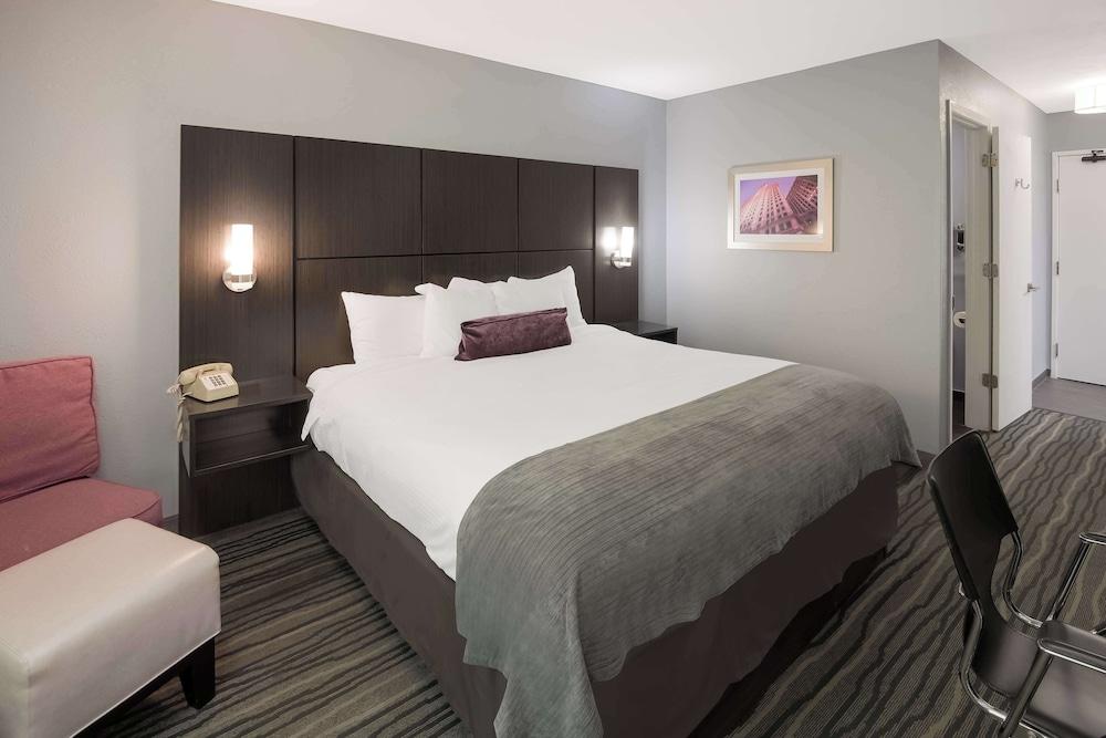 Best Western Riverside Inn photo 25