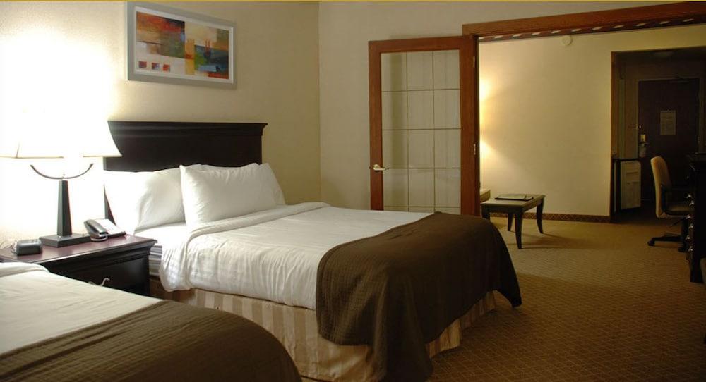 The Plaza Hotel & Suites Winona photo 12