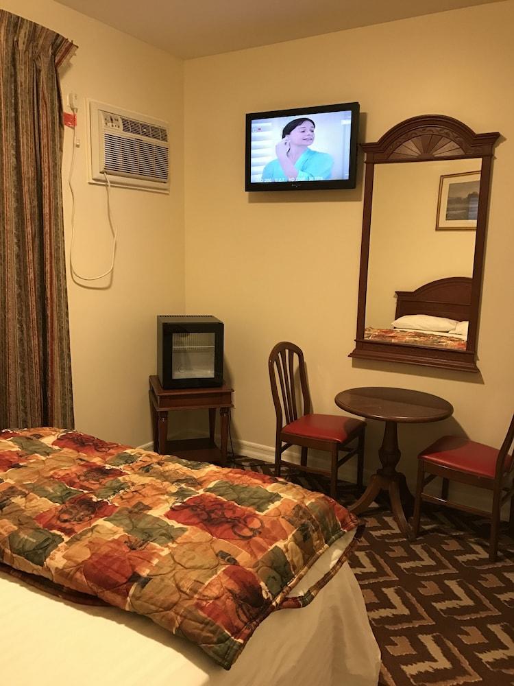 Waterbury Motel photo 28