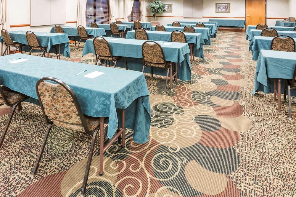Wingate by Wyndham Indianapolis Airport-Rockville Rd. photo 39