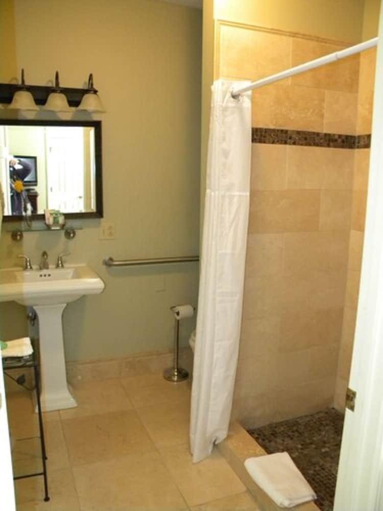 The Smith House photo 44