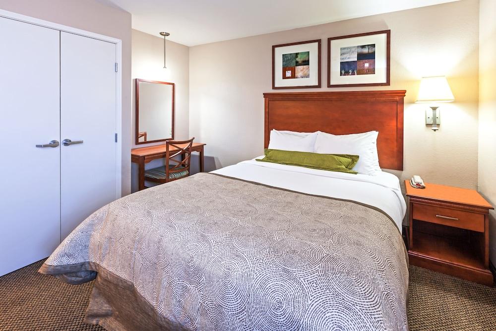 Candlewood Suites Owasso by IHG photo 4