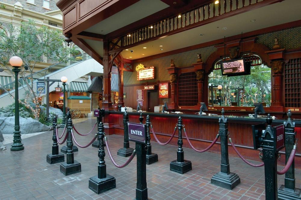 Sam's Town Hotel & Gambling Hall photo 2