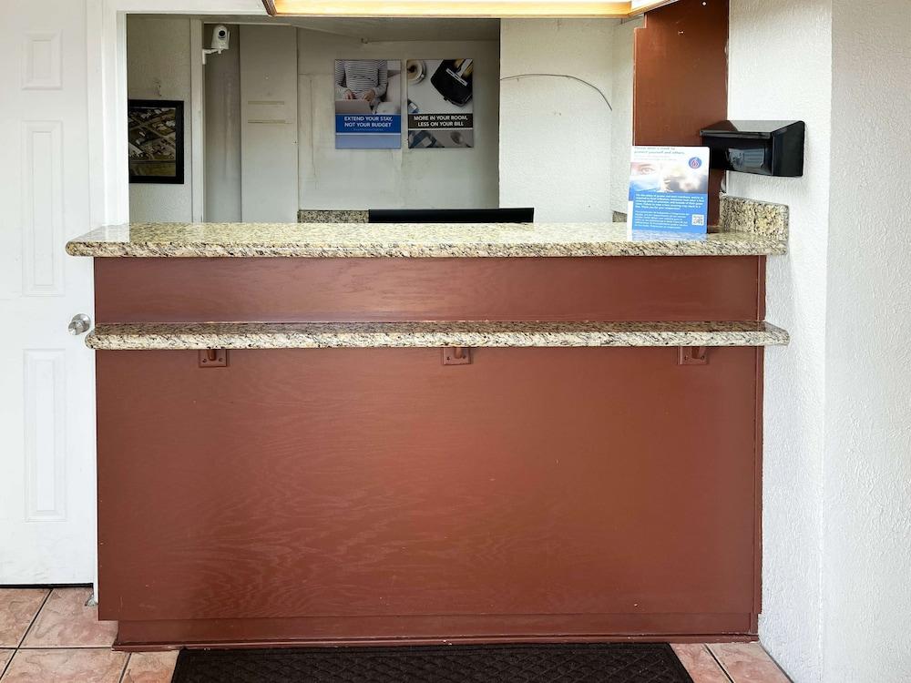 Blue Wave Inn photo 11