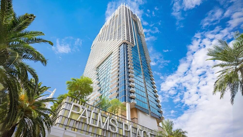 One Bedroom | 1.5 Baths & Living Room | Jet Tub – Palms Place StripSuite photo 39