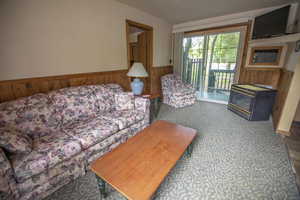 Ridges Inn & Suites photo 86