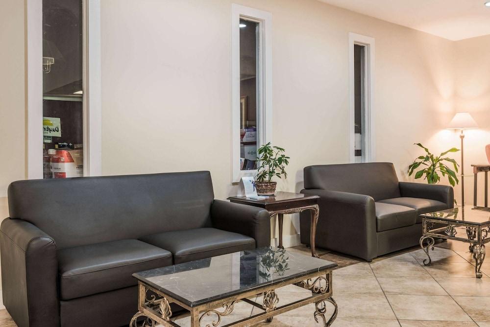 Ramada by Wyndham Lumberton photo 10