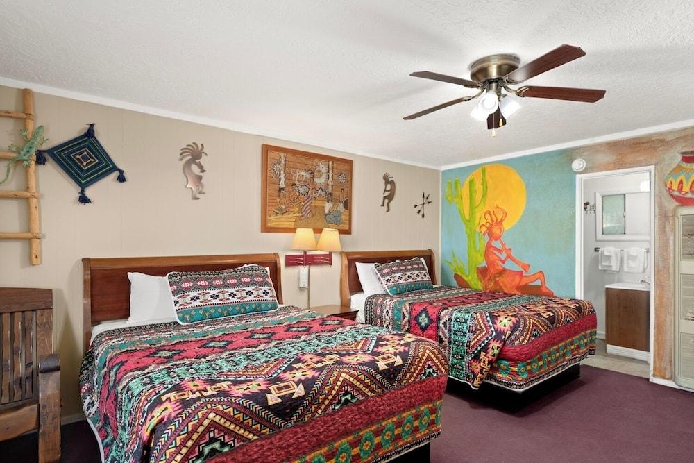 Smokey Bear Motel photo 6