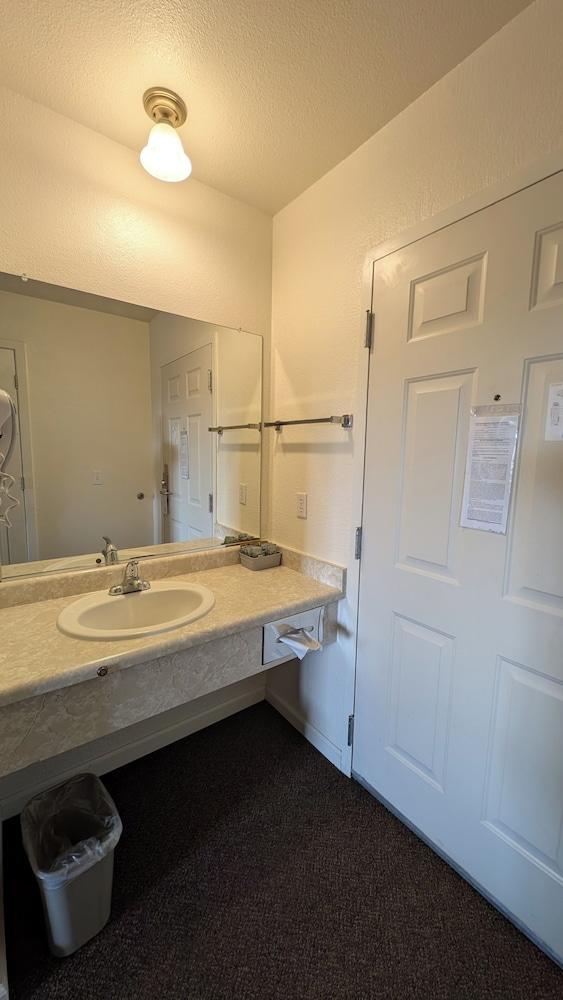 Himont Motel photo 12