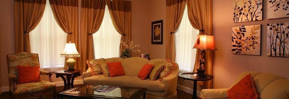 The Martha Washington Inn And Spa photo 30