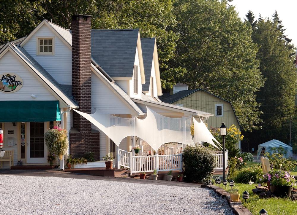 Mount Battie Inn photo 45
