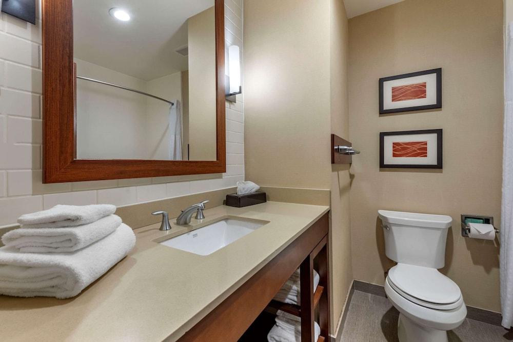 Comfort Inn & Suites Pittsburgh South photo 21
