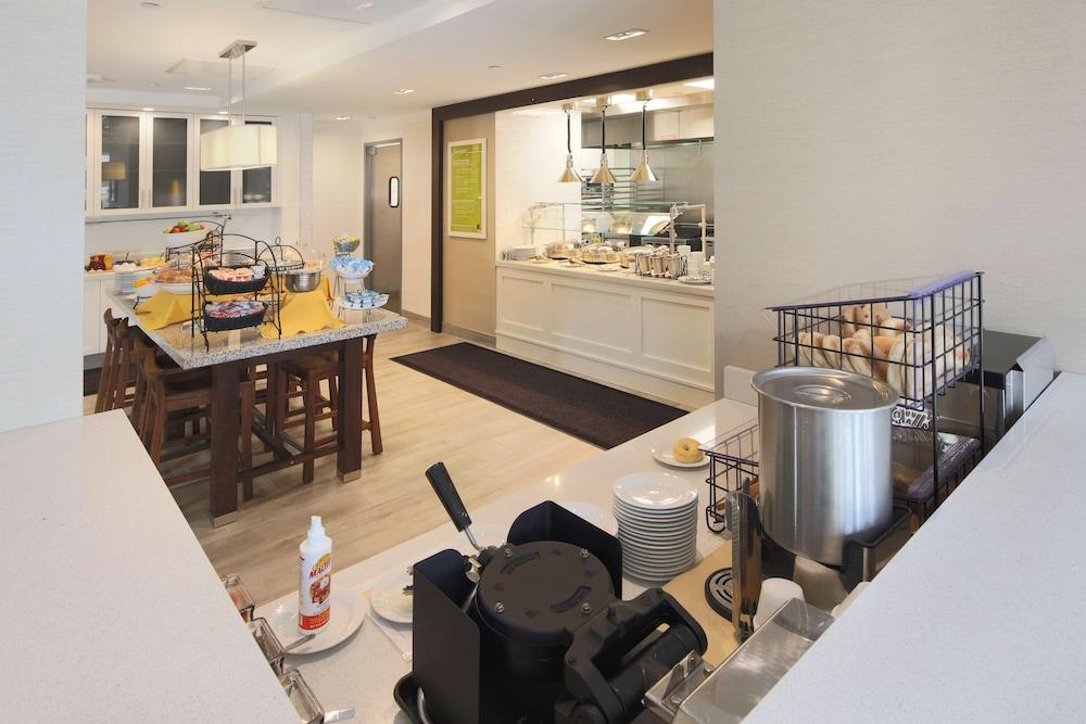 Hilton Garden Inn Reagan National Airport photo 43