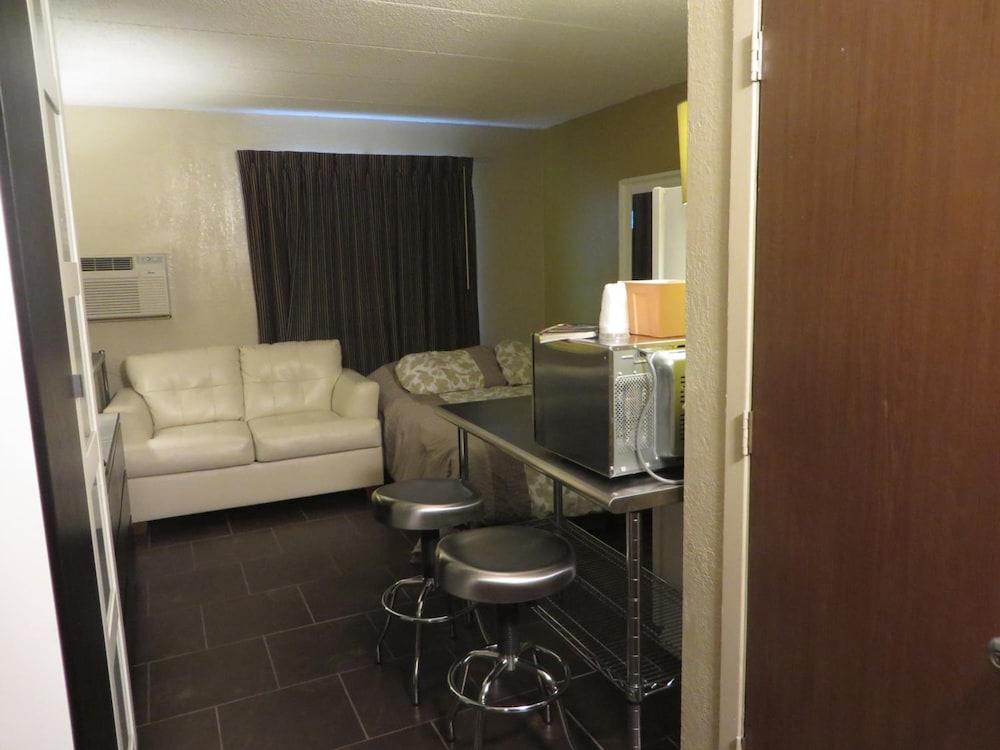 Riverside Suites photo 36